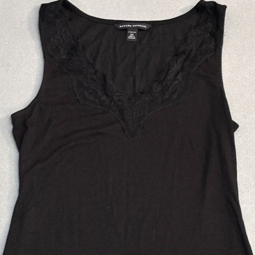 Banana Republic Black Lace Trim V-Neck‎ Stretch Tank Top XS Sleeveless Camisole